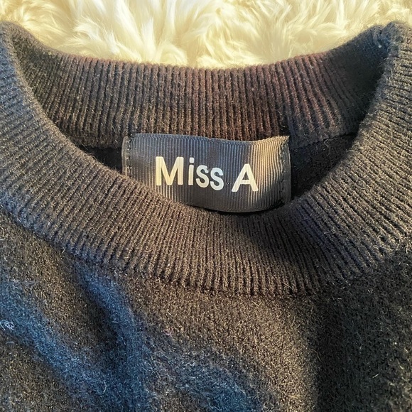 Miss A Black Cropped Sweater with Bell Sleeves Sz Small - Picture 3 of 4